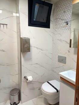 del puerto hotel aliaga