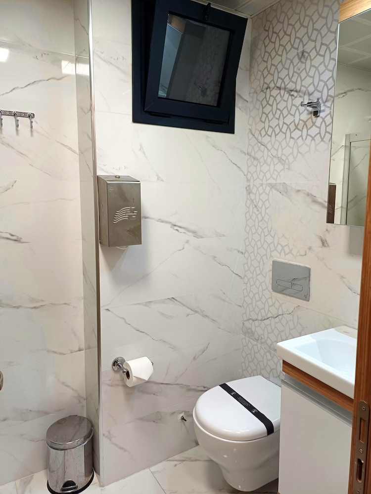 del puerto hotel aliaga