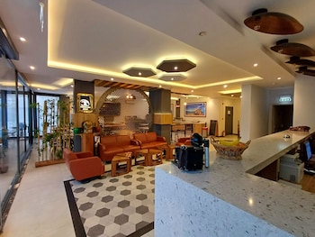 del puerto hotel aliaga