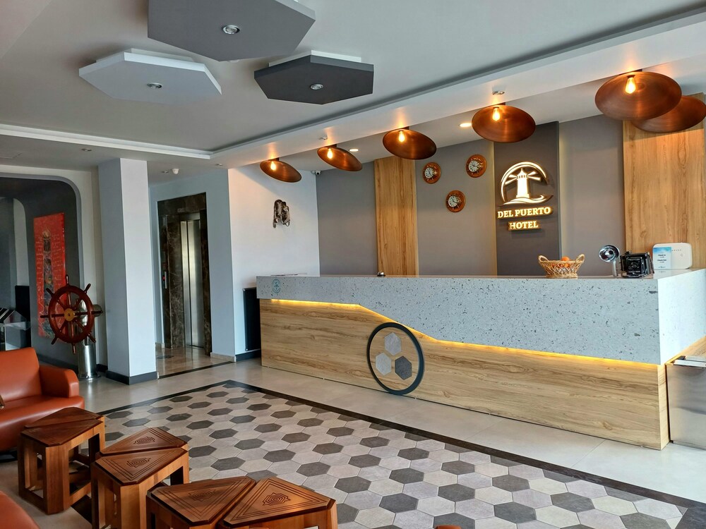 del puerto hotel aliaga