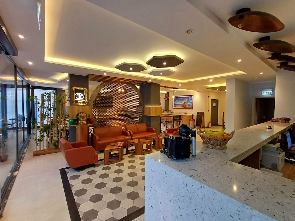 del puerto hotel aliaga