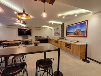 del puerto hotel aliaga