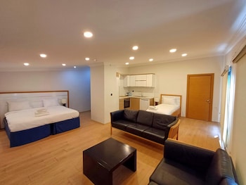 del puerto hotel aliaga