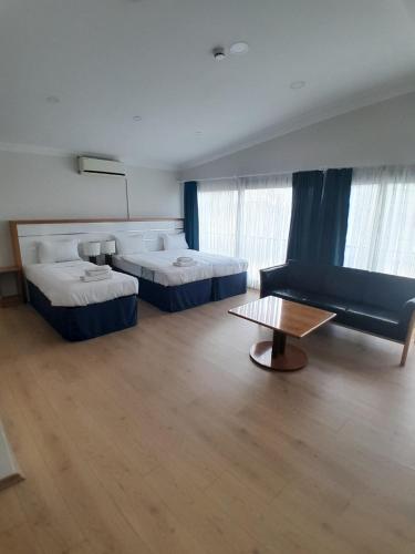 del puerto hotel aliaga