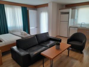 del puerto hotel aliaga