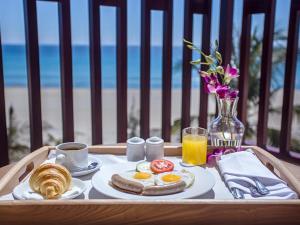 sandy beach non nuoc resort