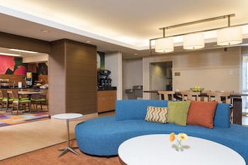 fairfield inn and suites by marriott bloomington