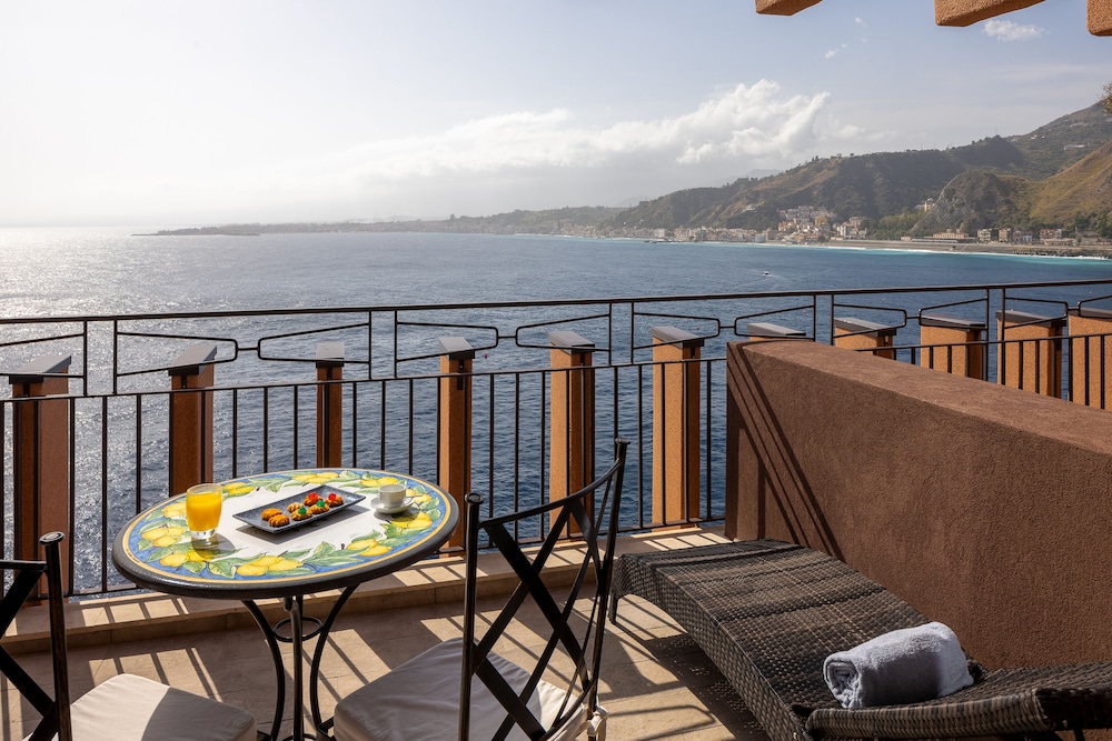 unahotels capotaormina