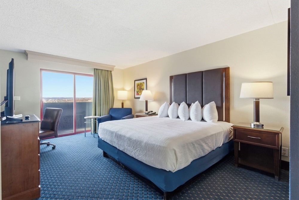 thousand hills condo resort