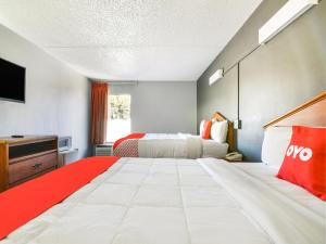 oyo townhouse inn jacksonville near little rock