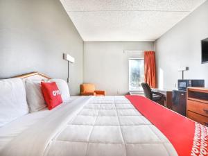 oyo townhouse inn jacksonville near little rock