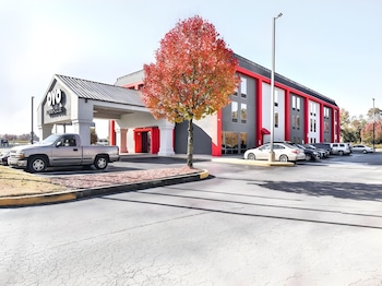 oyo townhouse inn jacksonville near little rock