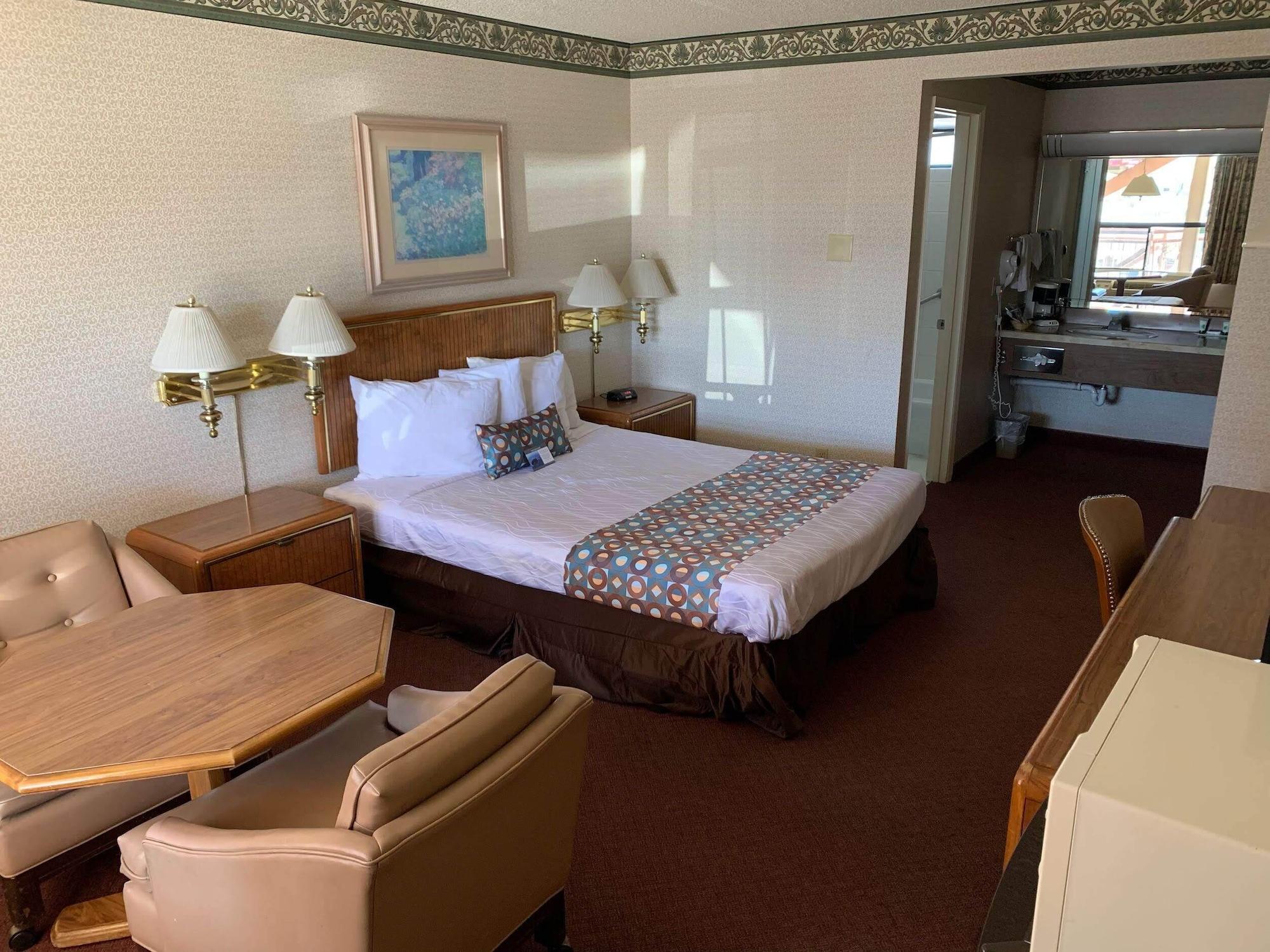 econo lodge inn and suites