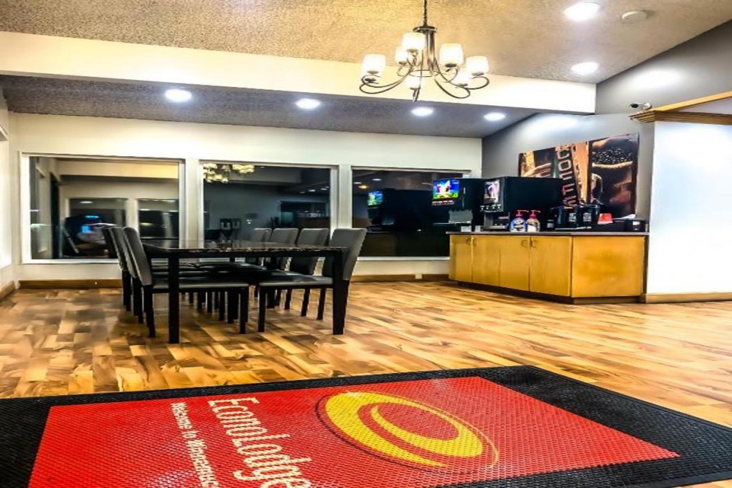 econo lodge inn and suites