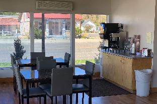 econo lodge inn and suites
