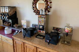 econo lodge inn and suites
