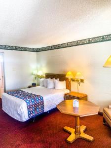 econo lodge inn and suites