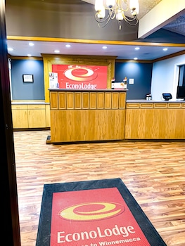 Econo Lodge Inn & Suites,,2 star
