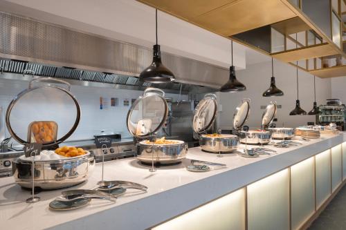 hilton garden inn tbilisi riverview