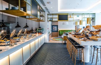 hilton garden inn tbilisi riverview