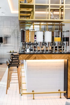 hilton garden inn tbilisi riverview