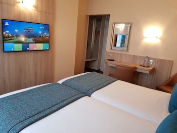 hotel champerret elysees