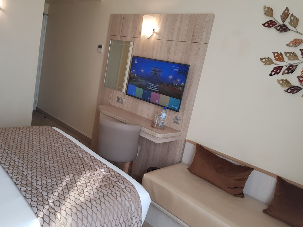 hotel champerret elysees