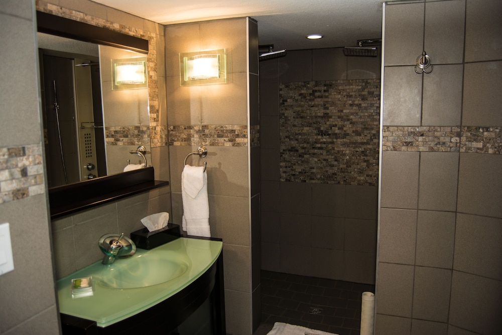 clarion lakeside inn and conference centre