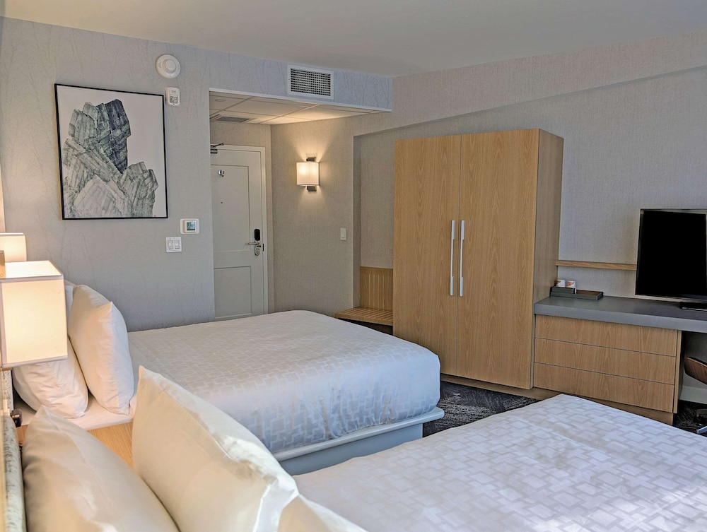 clarion lakeside inn and conference centre