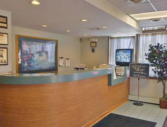 Howard Johnson Hotel Rockford,,2 star