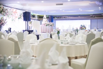 bangkok hotel lotus sukhumvit 33 by compass hospitality
