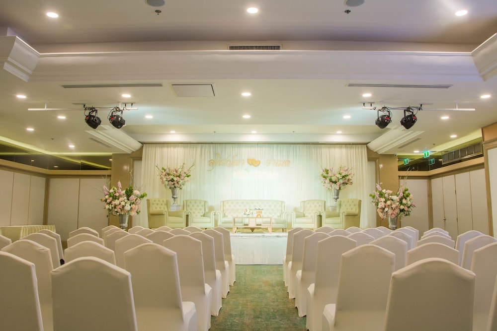 bangkok hotel lotus sukhumvit 33 by compass hospitality