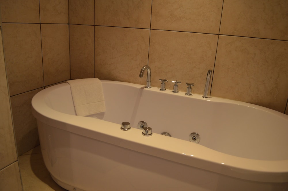 hotel pullman lubumbashi grand karavia