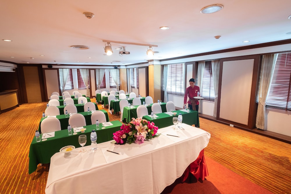 zenith sukhumvit hotel bangkok