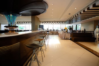 zenith sukhumvit hotel bangkok