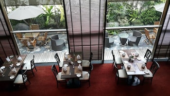 zenith sukhumvit hotel bangkok
