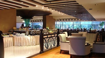 zenith sukhumvit hotel bangkok