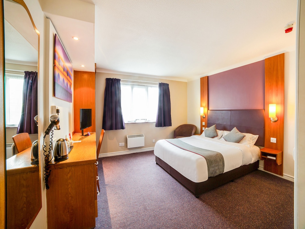 premier inn st helens a580 east lancs