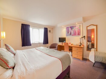 premier inn st helens a580 east lancs