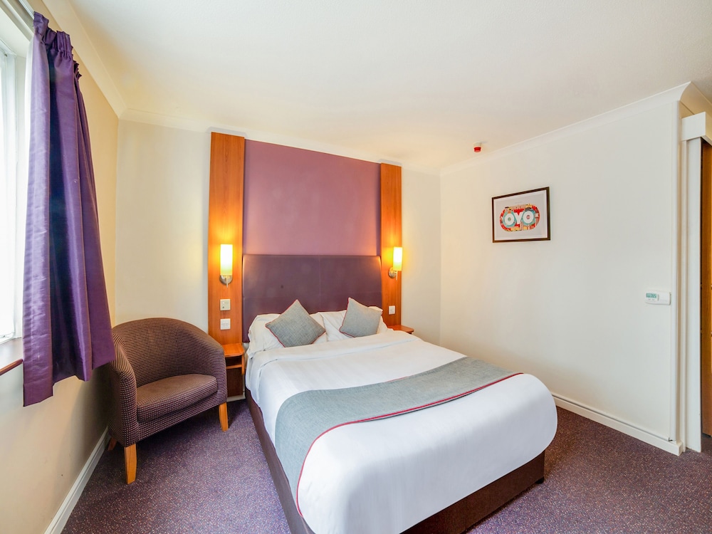 premier inn st helens a580 east lancs
