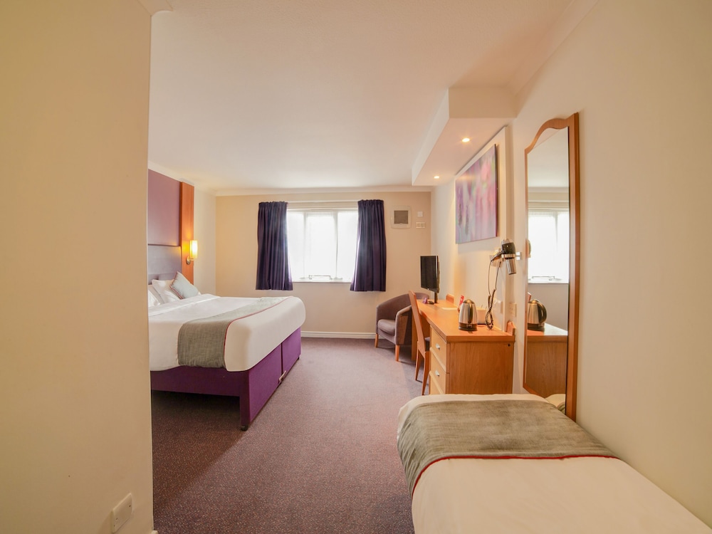 premier inn st helens a580 east lancs