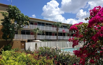 red carpet inn airport and cruise port hotel fort lauderdale