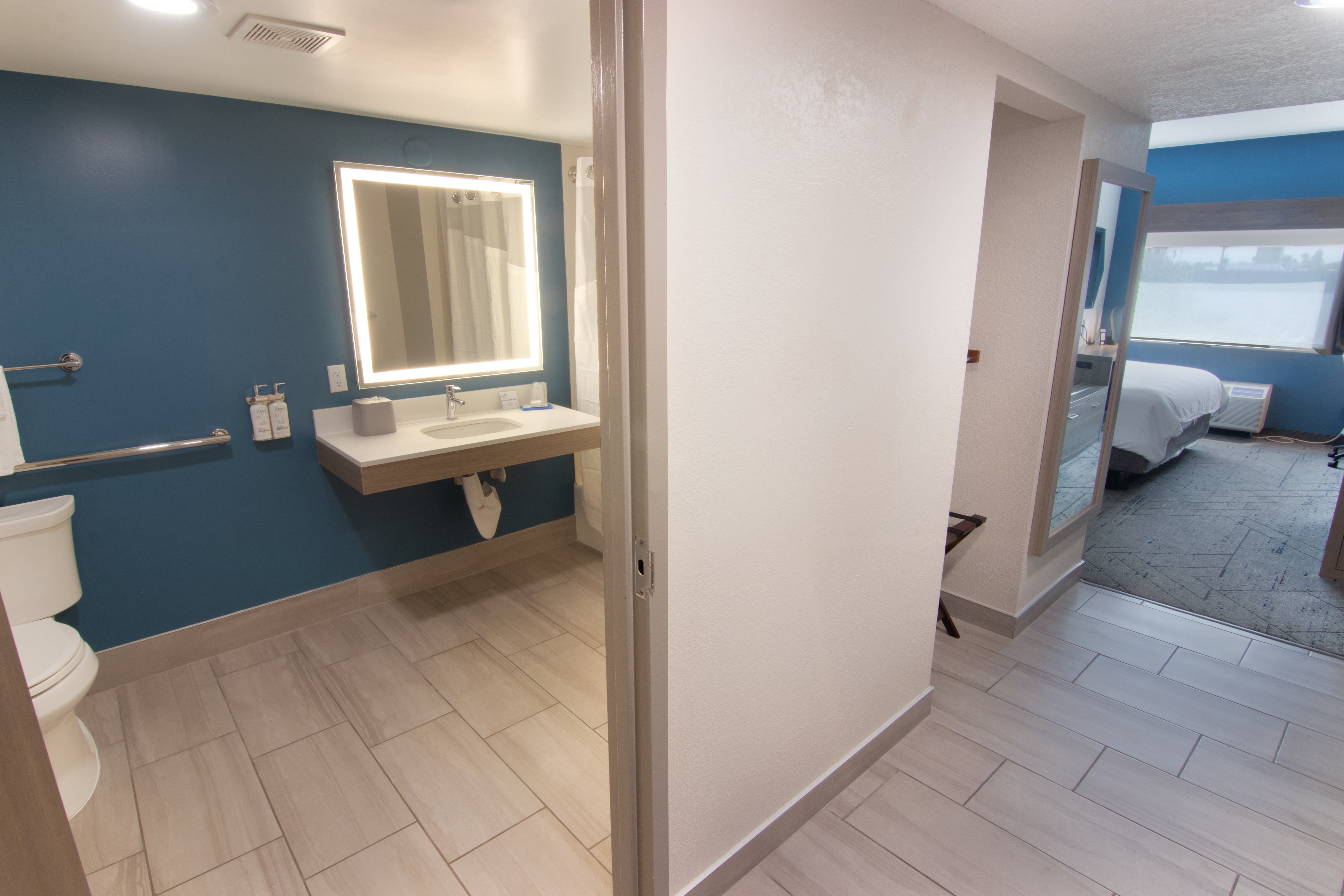holiday inn express and suites fort lauderdale airport west
