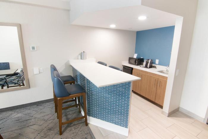 holiday inn express and suites fort lauderdale airport west