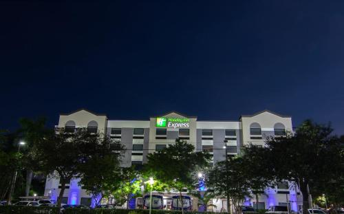 holiday inn express and suites fort lauderdale airport west