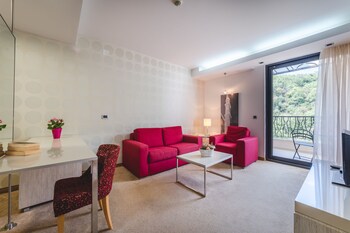 hotel hec residence milocer