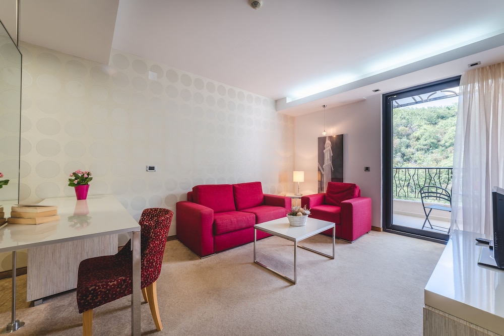 hotel hec residence milocer