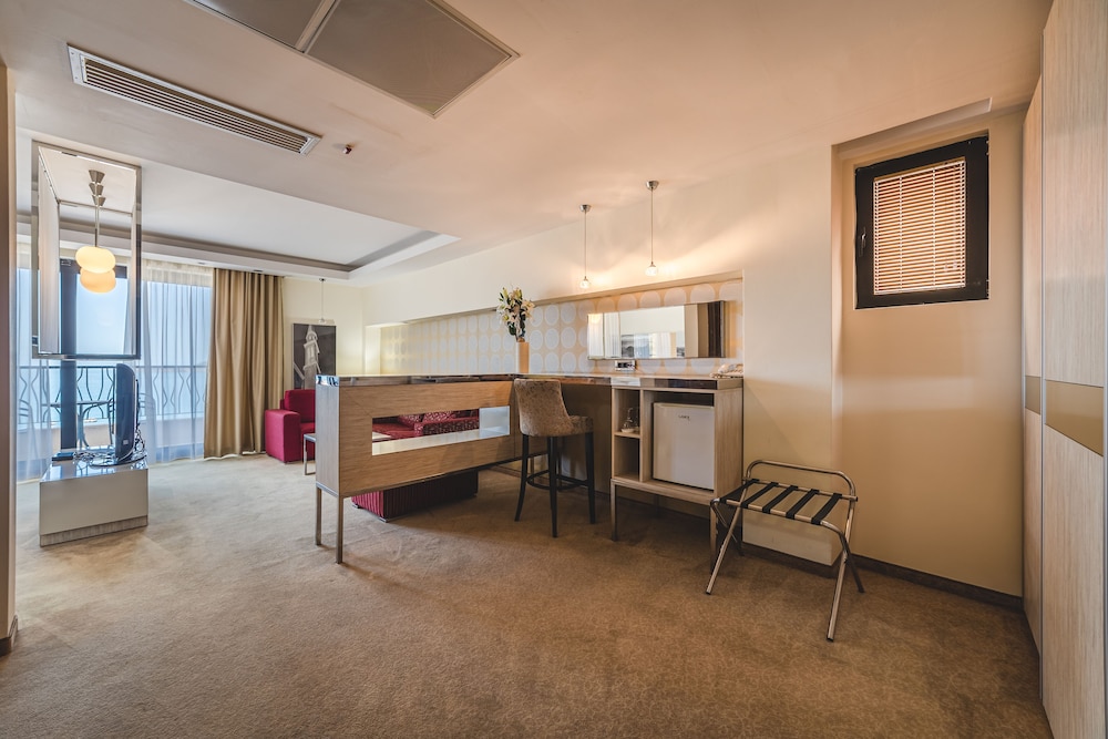 hotel hec residence milocer