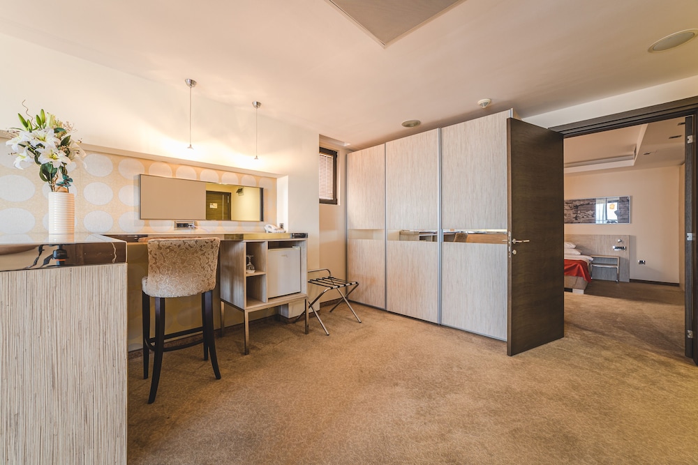 hotel hec residence milocer