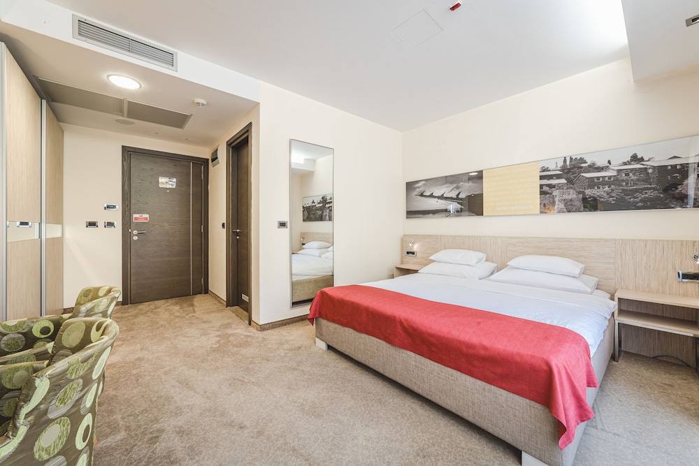 hotel hec residence milocer